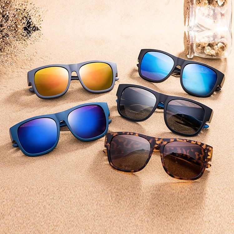 Polarisierte Lebensstil-Sonnenbrille mit 100% UVschutz-Polycarbonats-Rahmen-Sonnenbrille fournisseur